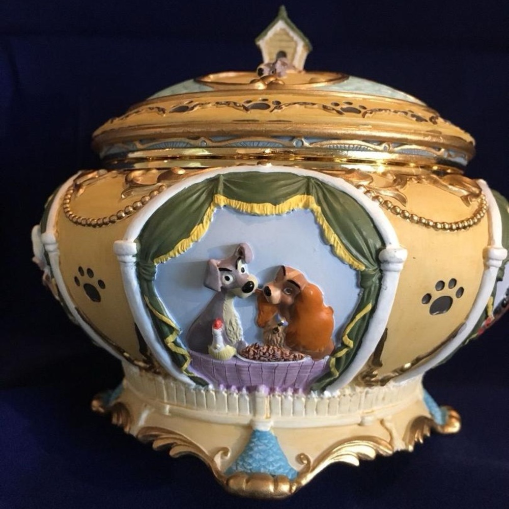 ISO!!!!! Lady and the Tramp Ceramic Music Box - Yellow & Gold